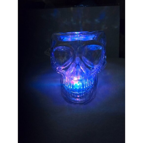 Bath and Body Works 3 Wick Candle Holder Clear Skull with Led Lighting works - Picture 4 of 12